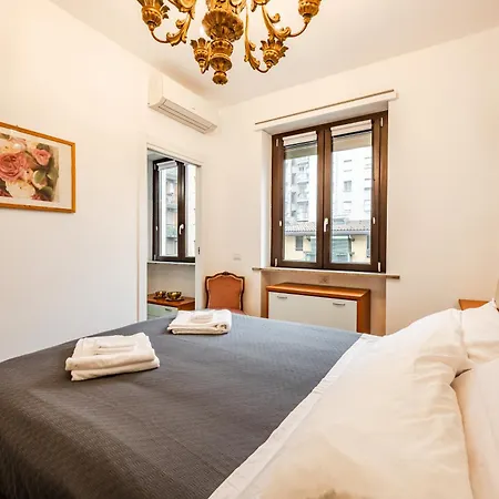 Charming Modern Apartment Near The Heart Of Milan Exterior photo