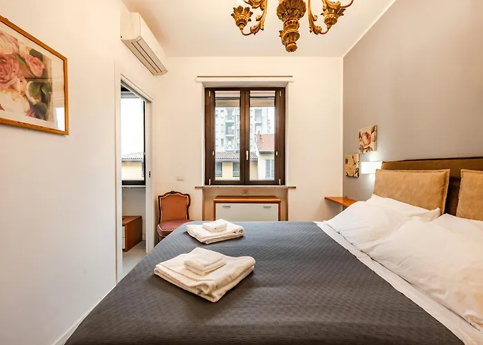 Charming Modern Apartment Near The Heart Of Milan